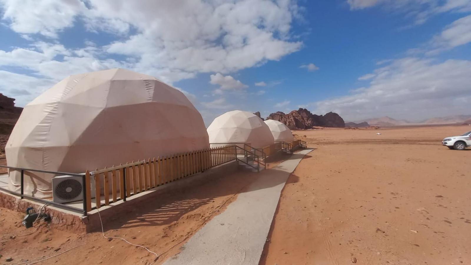Al Raha Luxury Camp Hotel Wadi Rum Bagian luar foto