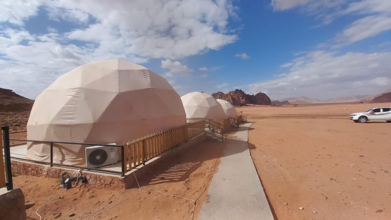 Al Raha Luxury Camp Hotel Wadi Rum Bagian luar foto