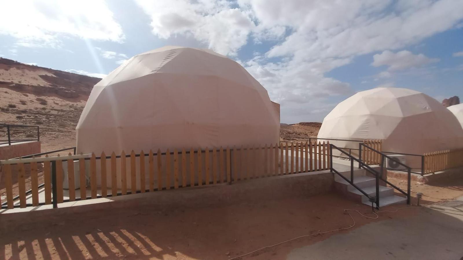 Al Raha Luxury Camp Hotel Wadi Rum Bagian luar foto
