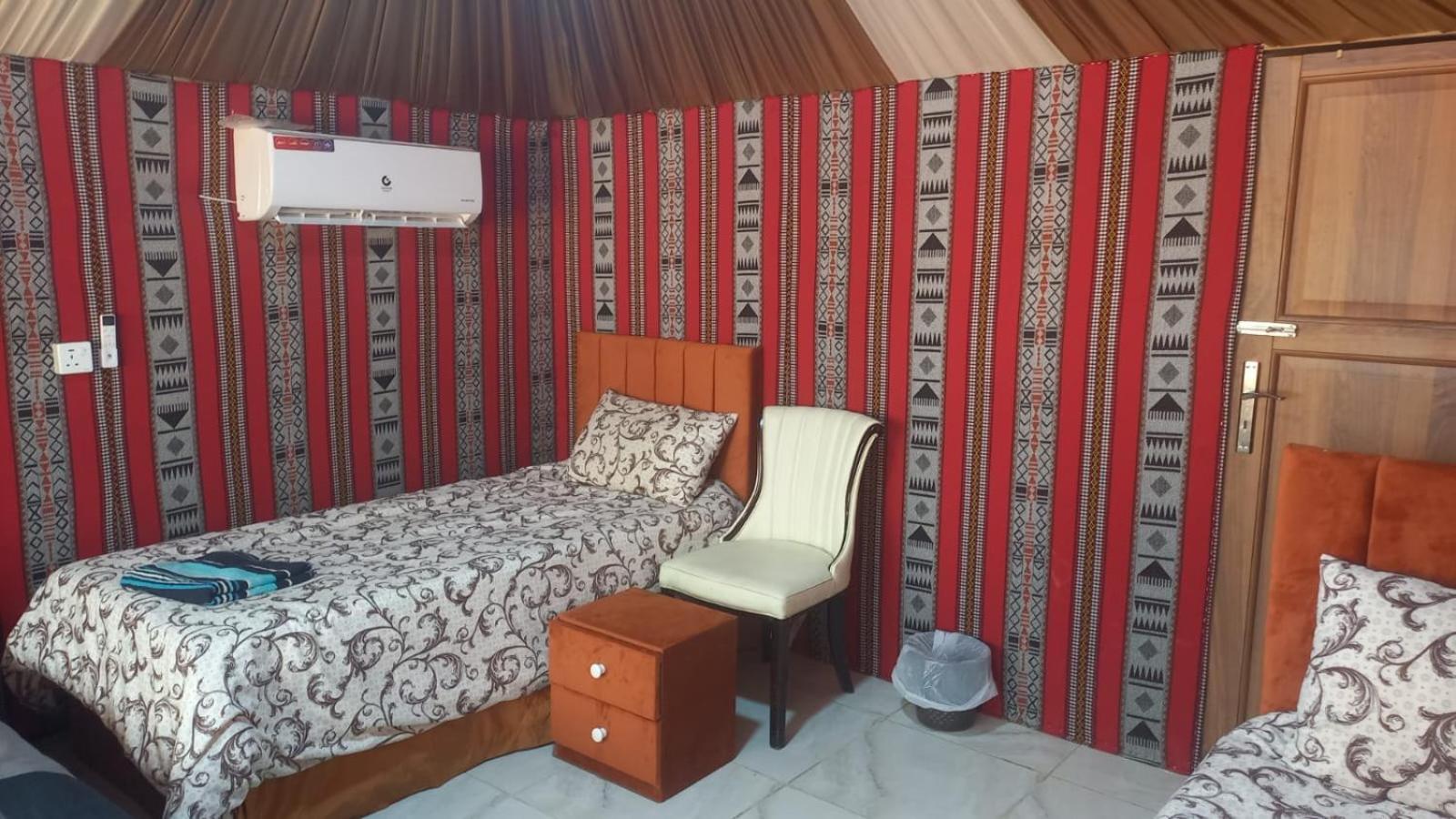 Al Raha Luxury Camp Hotel Wadi Rum Bagian luar foto