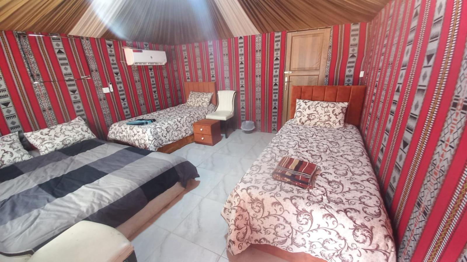 Al Raha Luxury Camp Hotel Wadi Rum Bagian luar foto