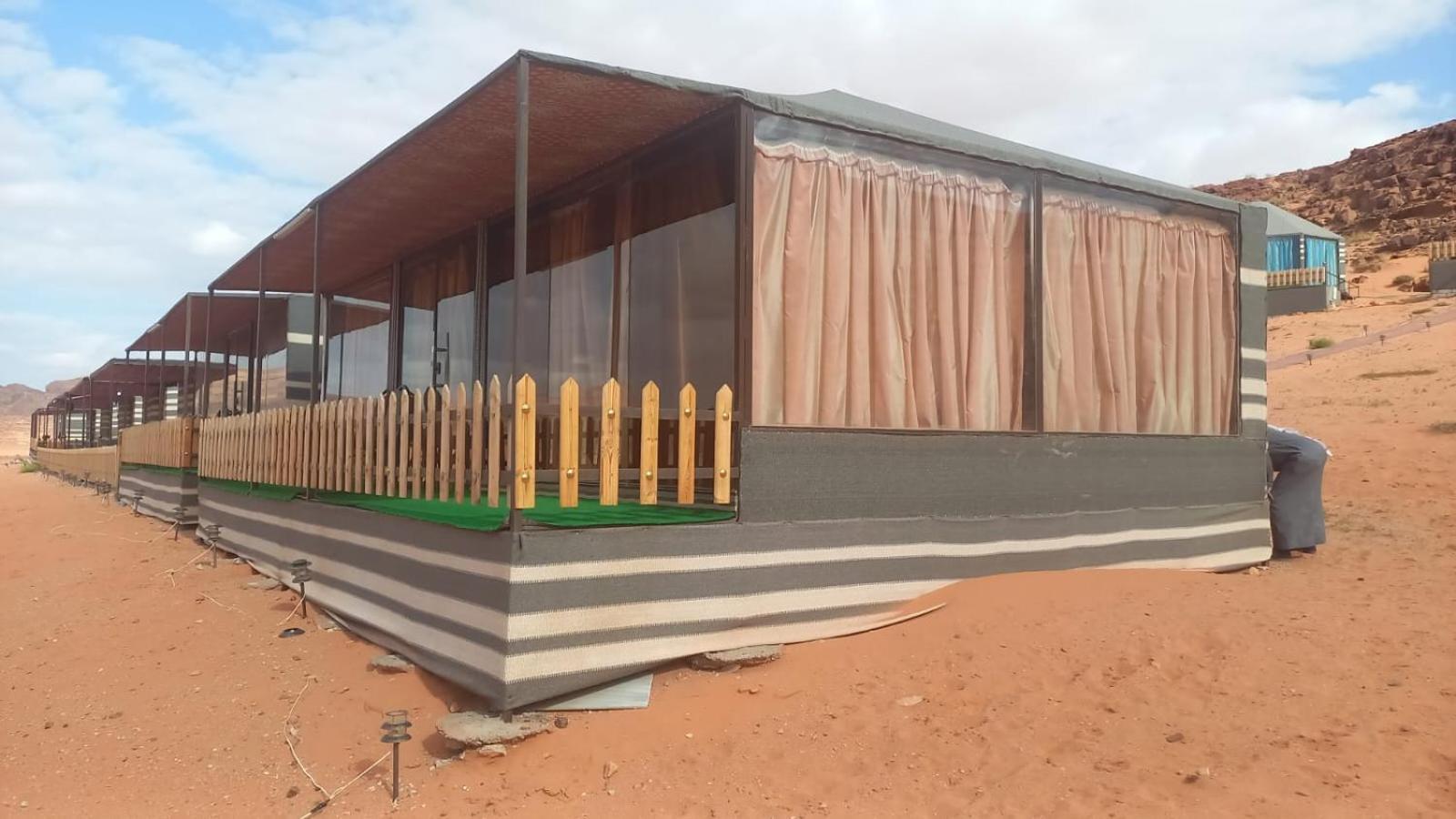 Al Raha Luxury Camp Hotel Wadi Rum Bagian luar foto