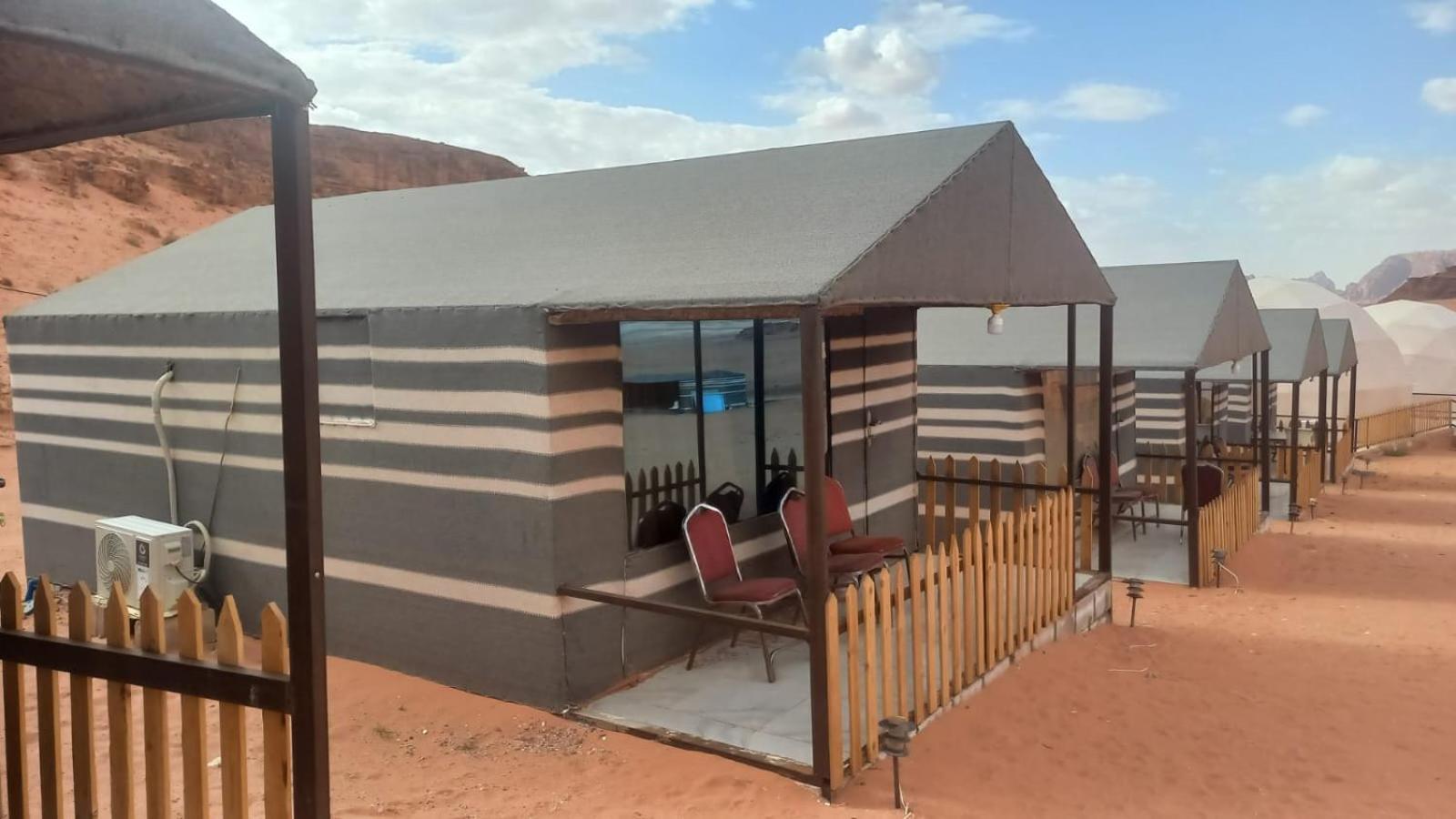 Al Raha Luxury Camp Hotel Wadi Rum Bagian luar foto