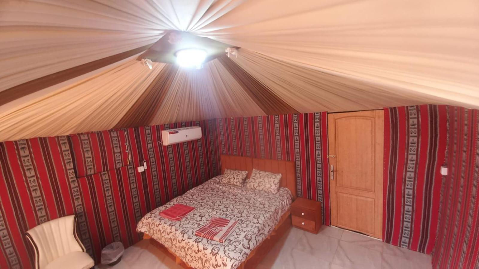 Al Raha Luxury Camp Hotel Wadi Rum Bagian luar foto