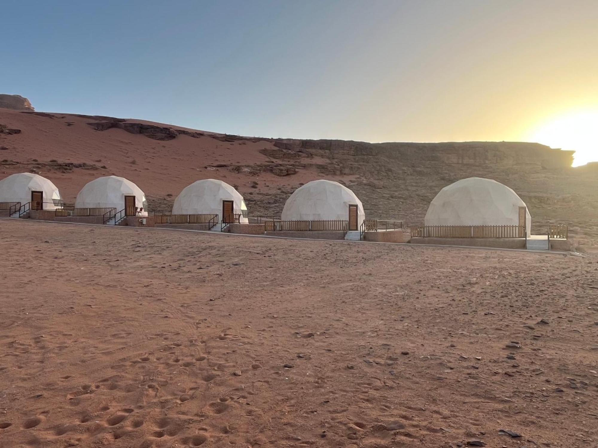 Al Raha Luxury Camp Hotel Wadi Rum Bagian luar foto