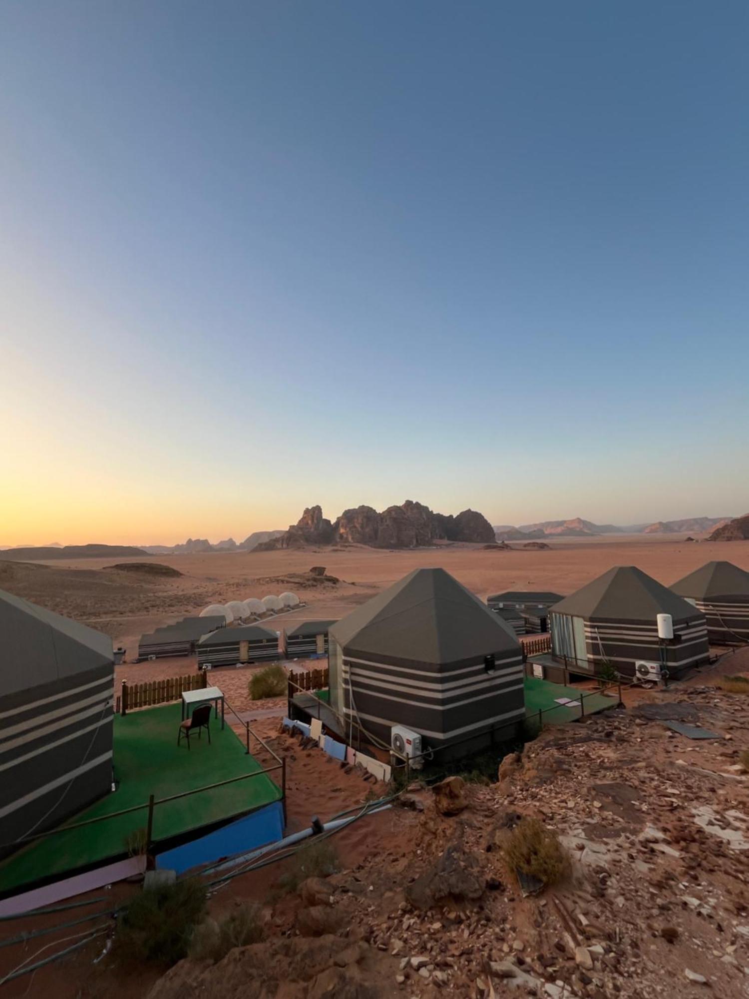 Al Raha Luxury Camp Hotel Wadi Rum Bagian luar foto