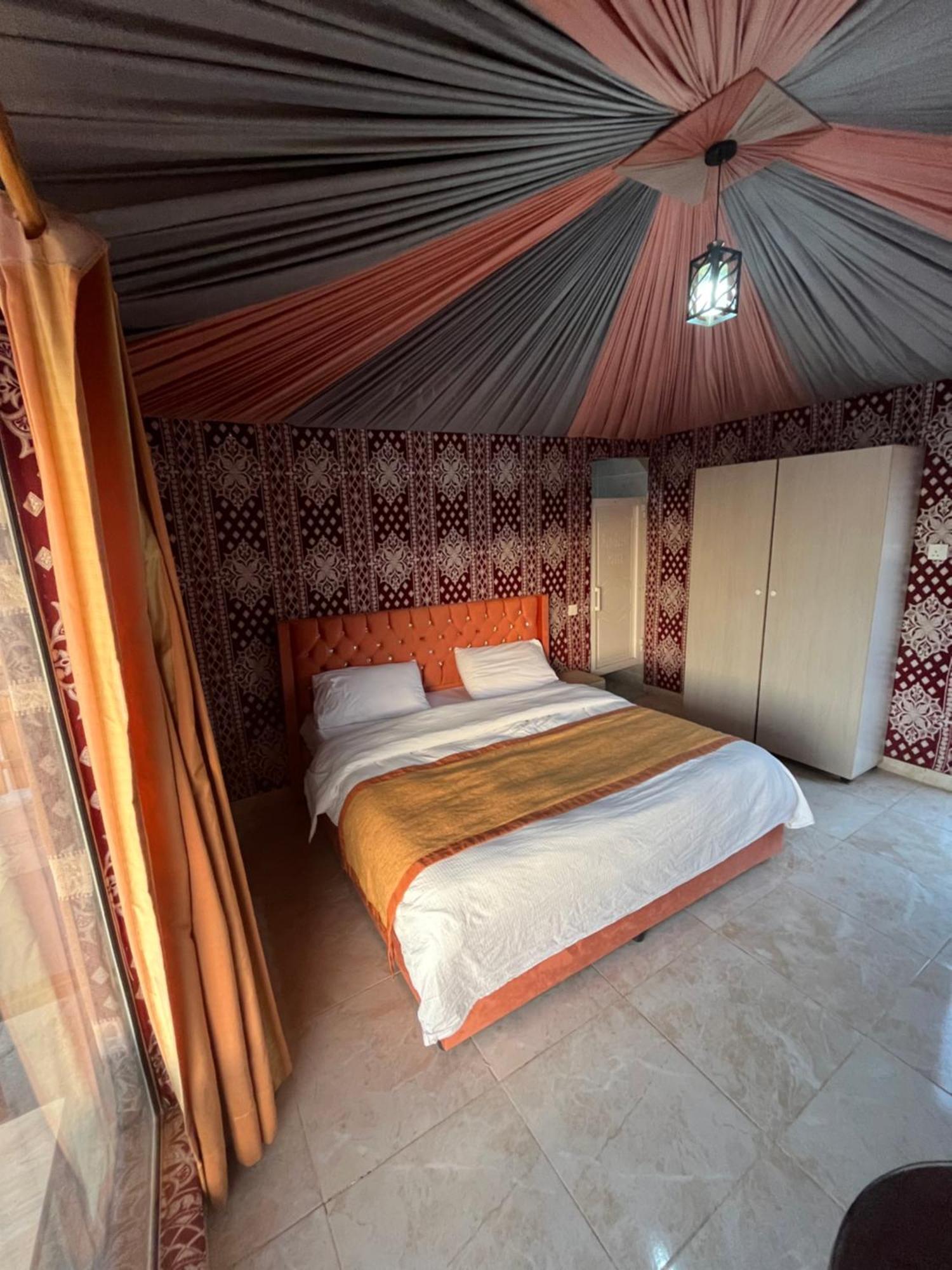 Al Raha Luxury Camp Hotel Wadi Rum Bagian luar foto